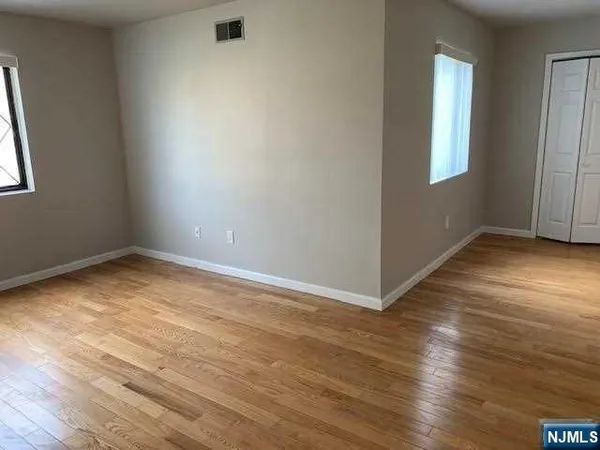 $825,000 | 70 Linwood Avenue, Cresskill, NJ 07626