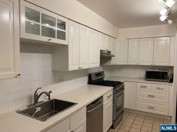 $825,000 | 70 Linwood Avenue, Cresskill, NJ 07626