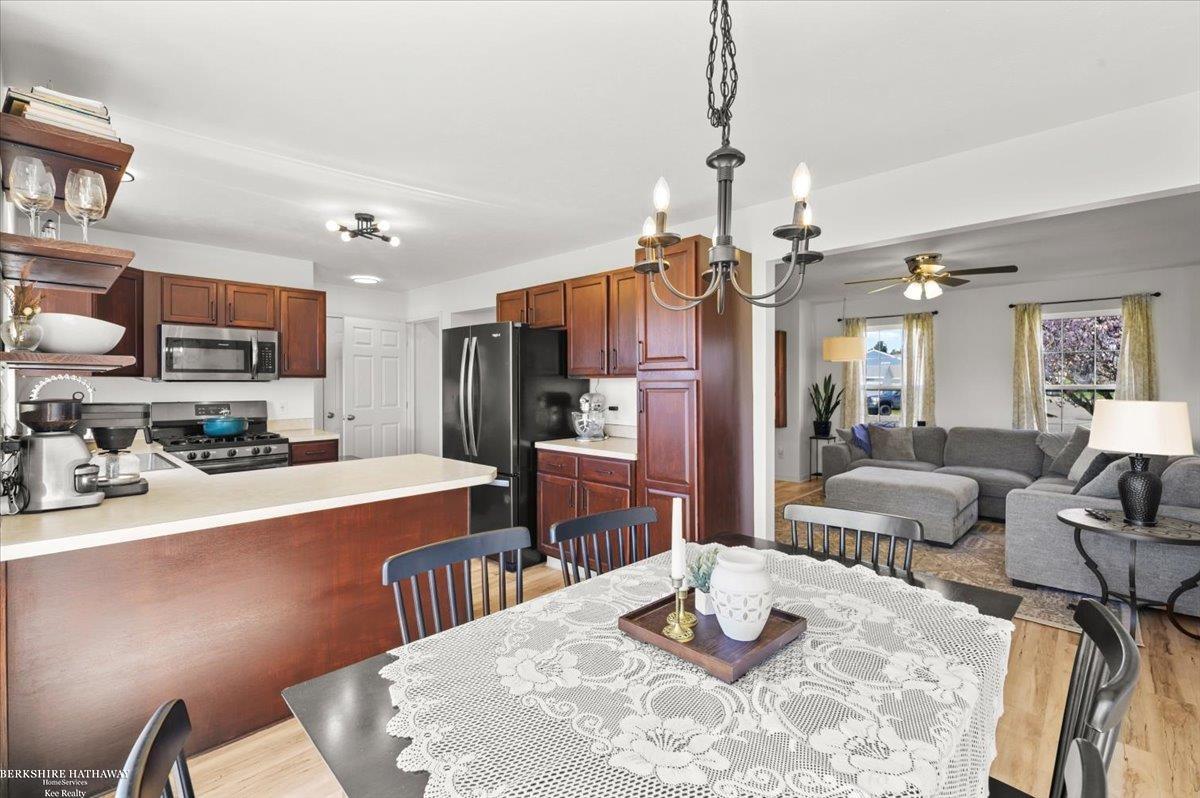 347 Pine Ridge Drive Belding, MI 48809 - Photo 6 of 28 50173215-365c48d9-50c5-4f8b-ab87-b66a946a8a3f.JPG