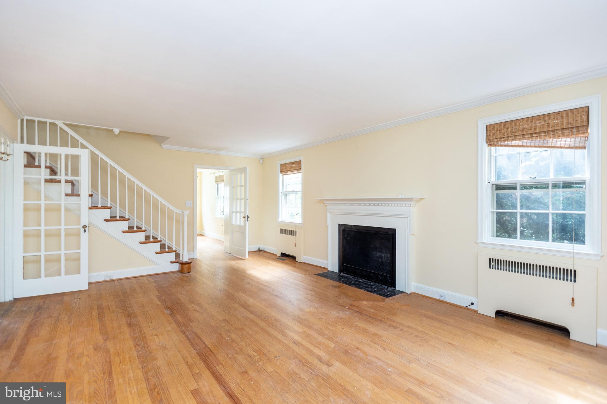 5717 Kenmore Road Baltimore, MD 21210 - Photo 6 of 39 Living Room