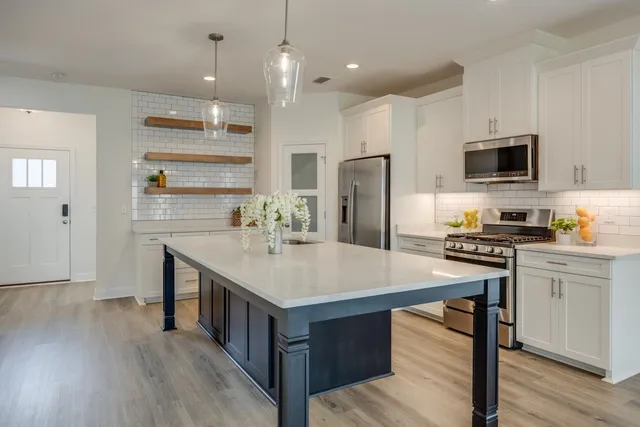 $564,500 | 2496 Mount Vernon Lane, Tallahassee, FL 32311