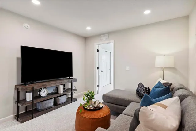 $828,220 | 4842 Baker Reserve Lane, Maple Plain, MN 55359