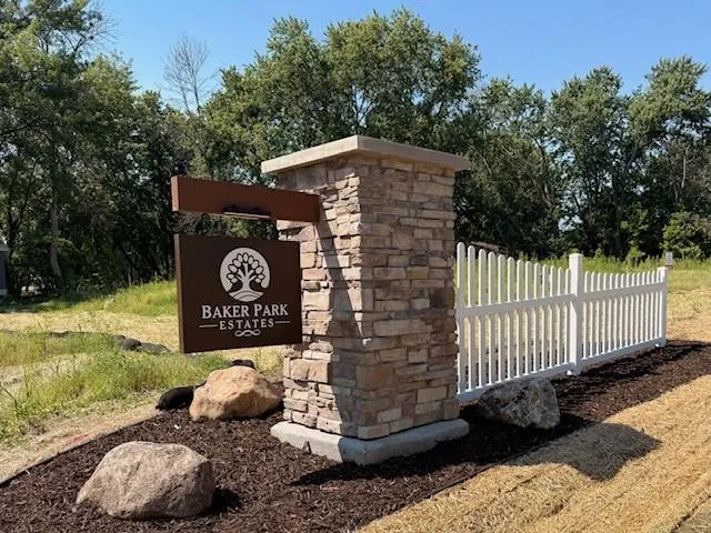 $828,220 | 4842 Baker Reserve Lane, Maple Plain, MN 55359