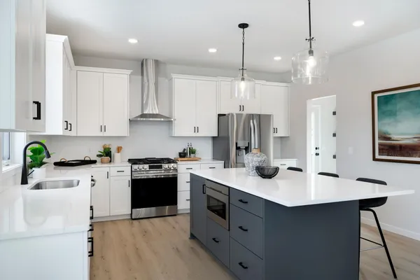 $828,220 | 4842 Baker Reserve Lane, Maple Plain, MN 55359