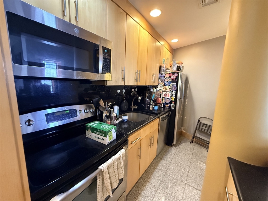 42 Beach Street, Unit 8B Boston, MA 02111 - Photo 9 of 28