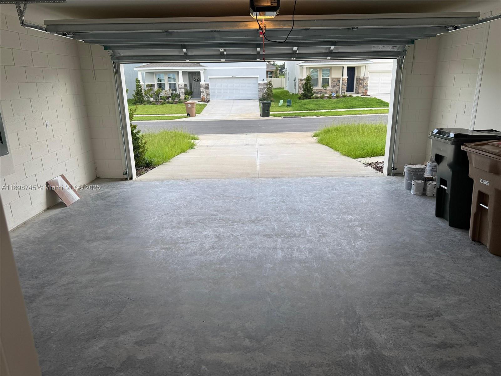 4251 Southwest 53rd Ln Road Ocala, FL 34474 - Photo 5 of 6 a view of a garage