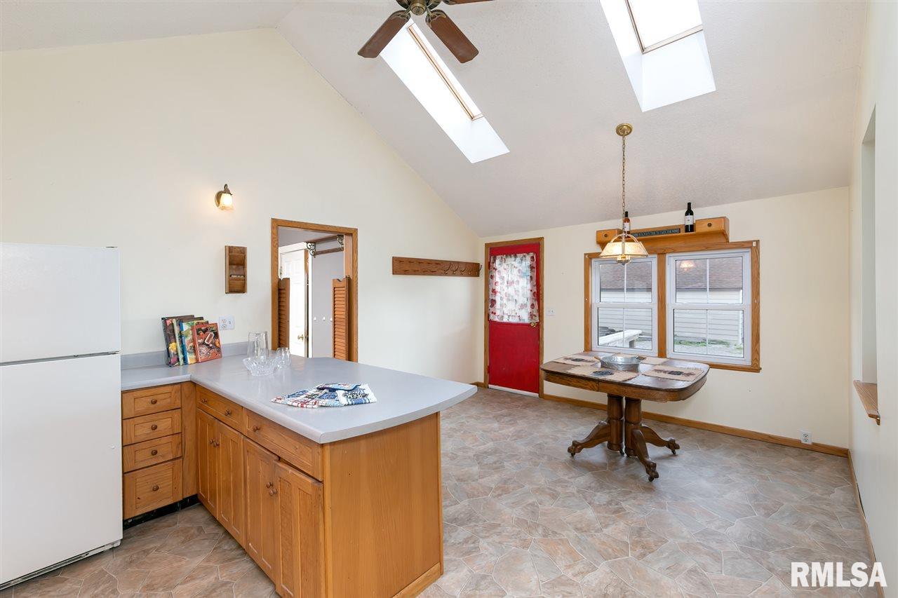 305 Lost Grove Road Princeton, IA 52768 - Photo 6 of 15 Gallery Image 6