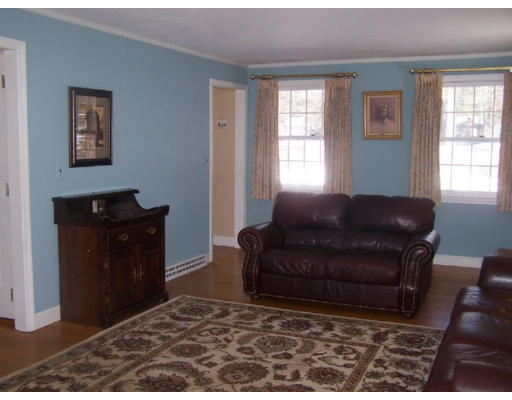 83 Plain Road Westford, MA 01886 - Photo 6 of 17 Gallery Image 6