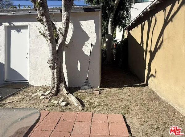 $2,450 | 5510 Beck Avenue, North Hollywood, CA 91601