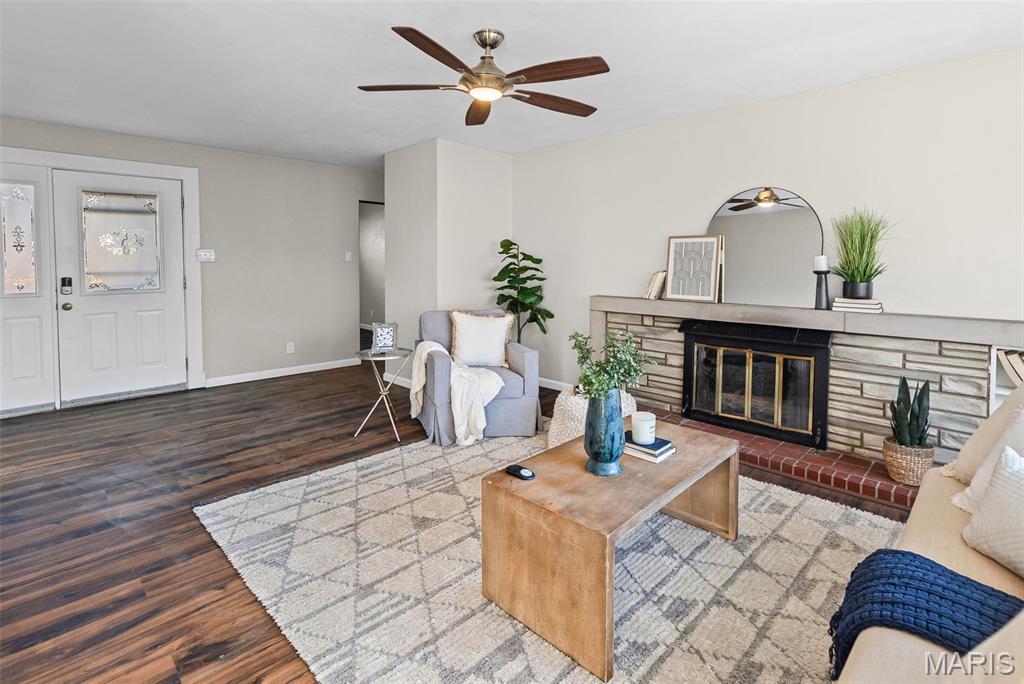 303 North Cedar Street O'Fallon, IL 62269 - Photo 4 of 47