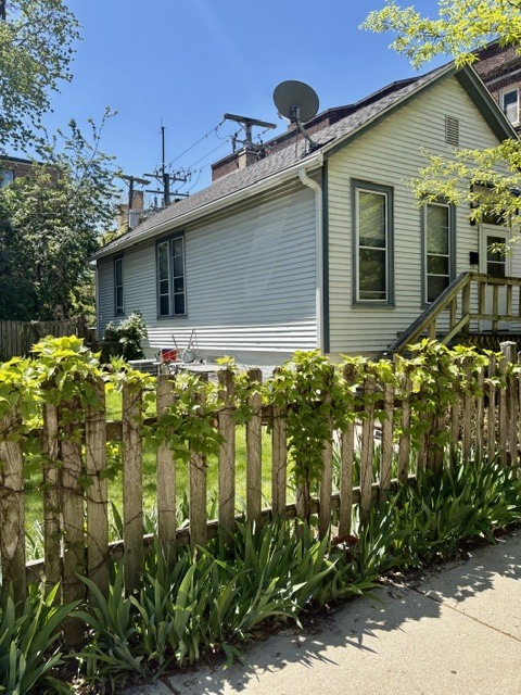 810 Simpson Street Evanston, IL 60201 - Photo 5 of 24