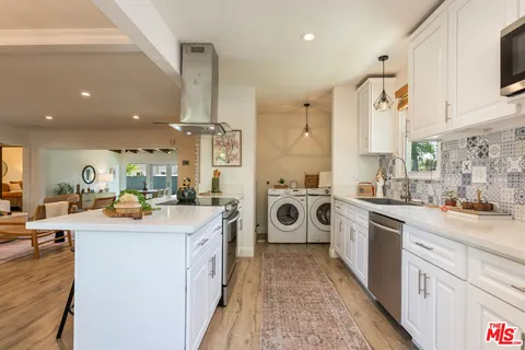 $1,175,000 | 13620 Sylvan Street, Valley Glen, CA 91401