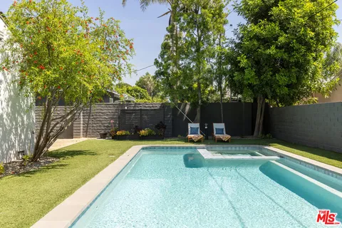 $1,175,000 | 13620 Sylvan Street, Valley Glen, CA 91401