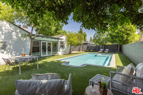 $1,175,000 | 13620 Sylvan Street, Valley Glen, CA 91401