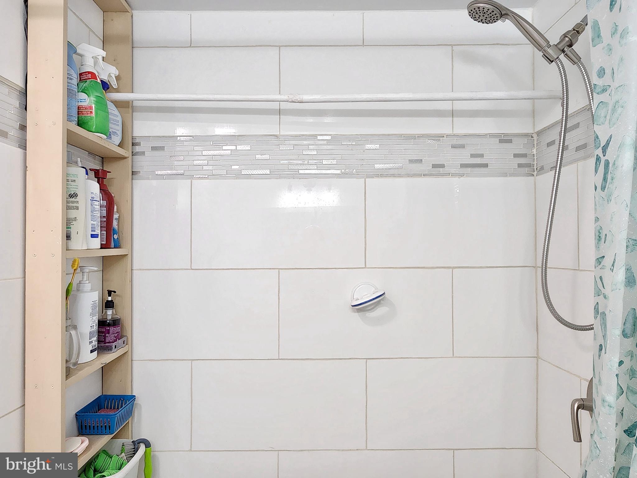 2901 Charing Cross Road, Unit 8 Falls Church, VA 22042 - Photo 23 of 40 a bathroom with a shower