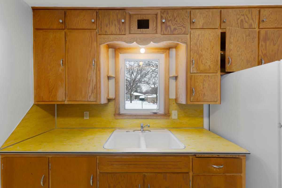 509 14th Avenue Southwest Austin, MN 55912 - Photo 14 of 33