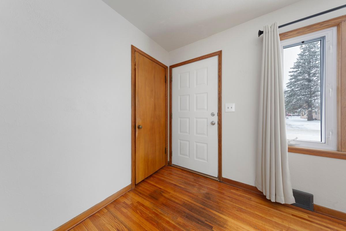 509 14th Avenue Southwest Austin, MN 55912 - Photo 6 of 33