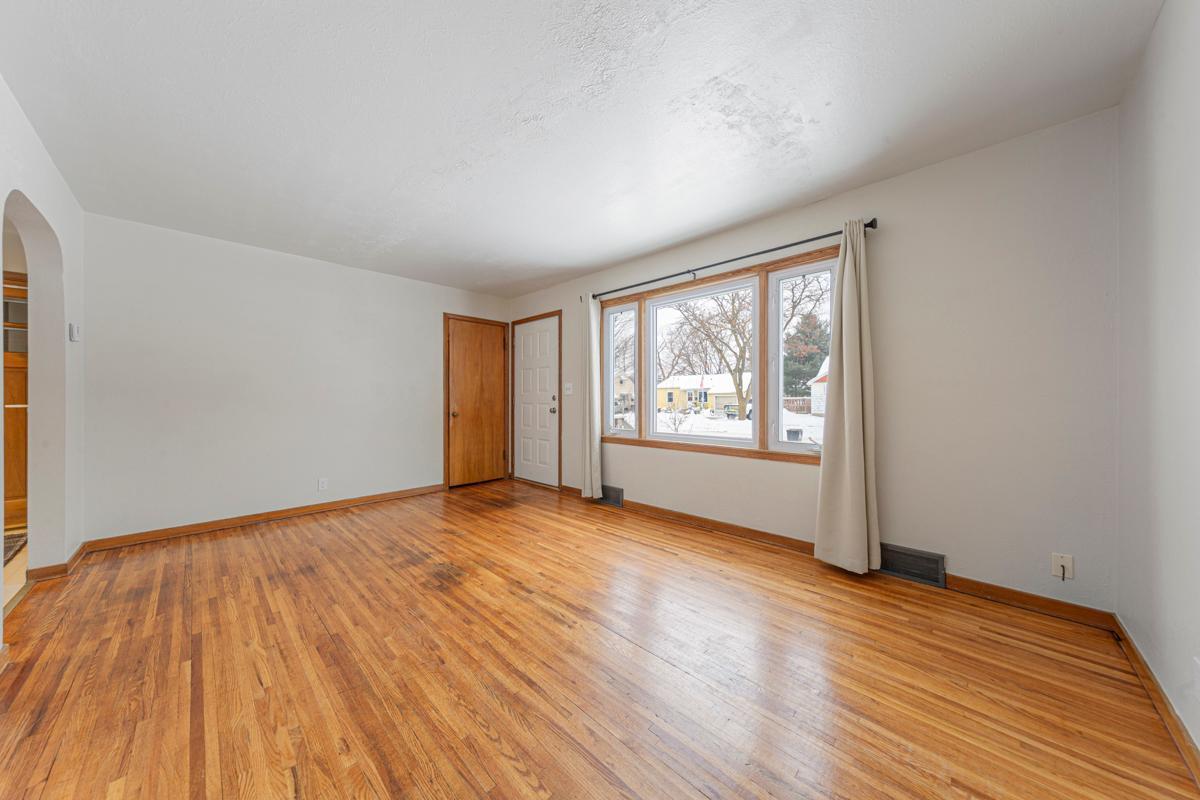 509 14th Avenue Southwest Austin, MN 55912 - Photo 9 of 33