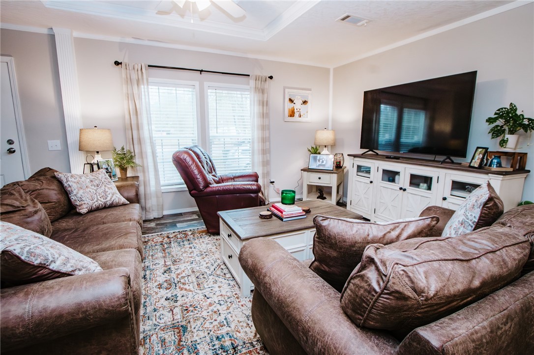 122 Holly St Circle Brunswick, GA 31525 - Photo 2 of 21