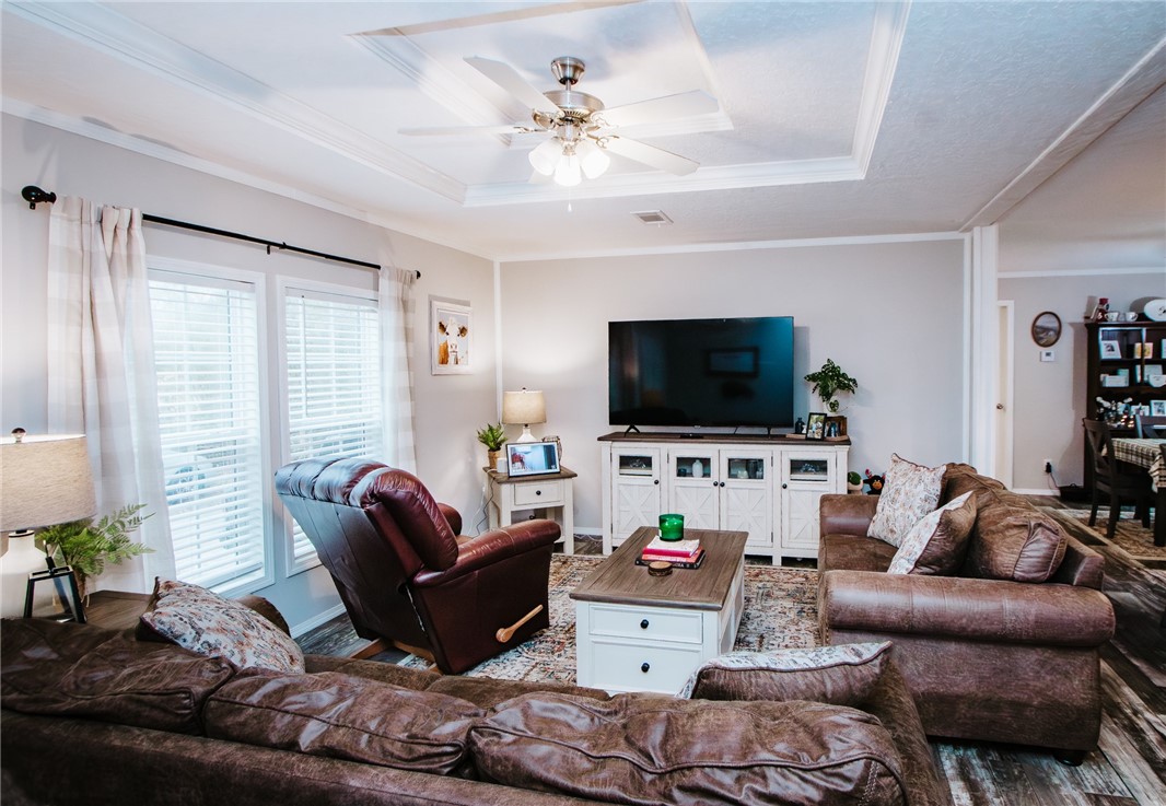 122 Holly St Circle Brunswick, GA 31525 - Photo 3 of 21