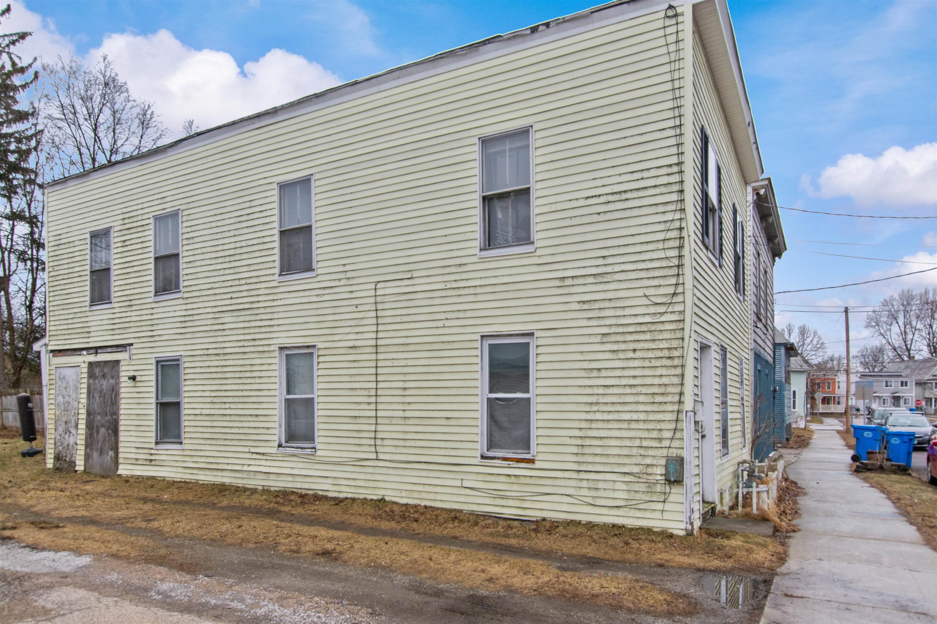 27 Archibald Street Burlington, VT 05401 - Photo 2 of 4