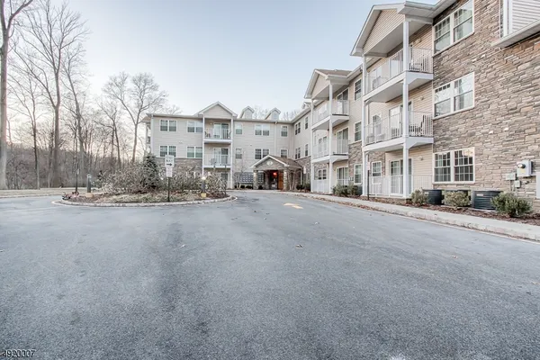$2,740 | 2889 Highway 10, Unit 2103, Morris Plains, NJ 07950