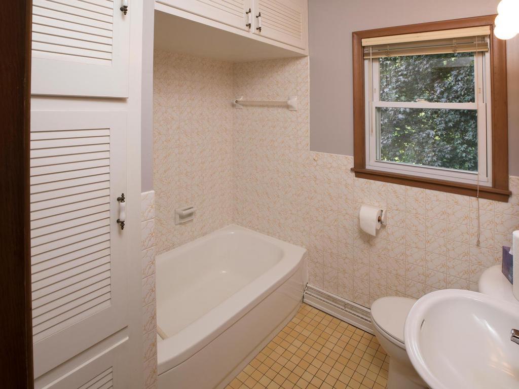 13417 Southridge Road Minnetonka, MN 55305 - Photo 22 of 32