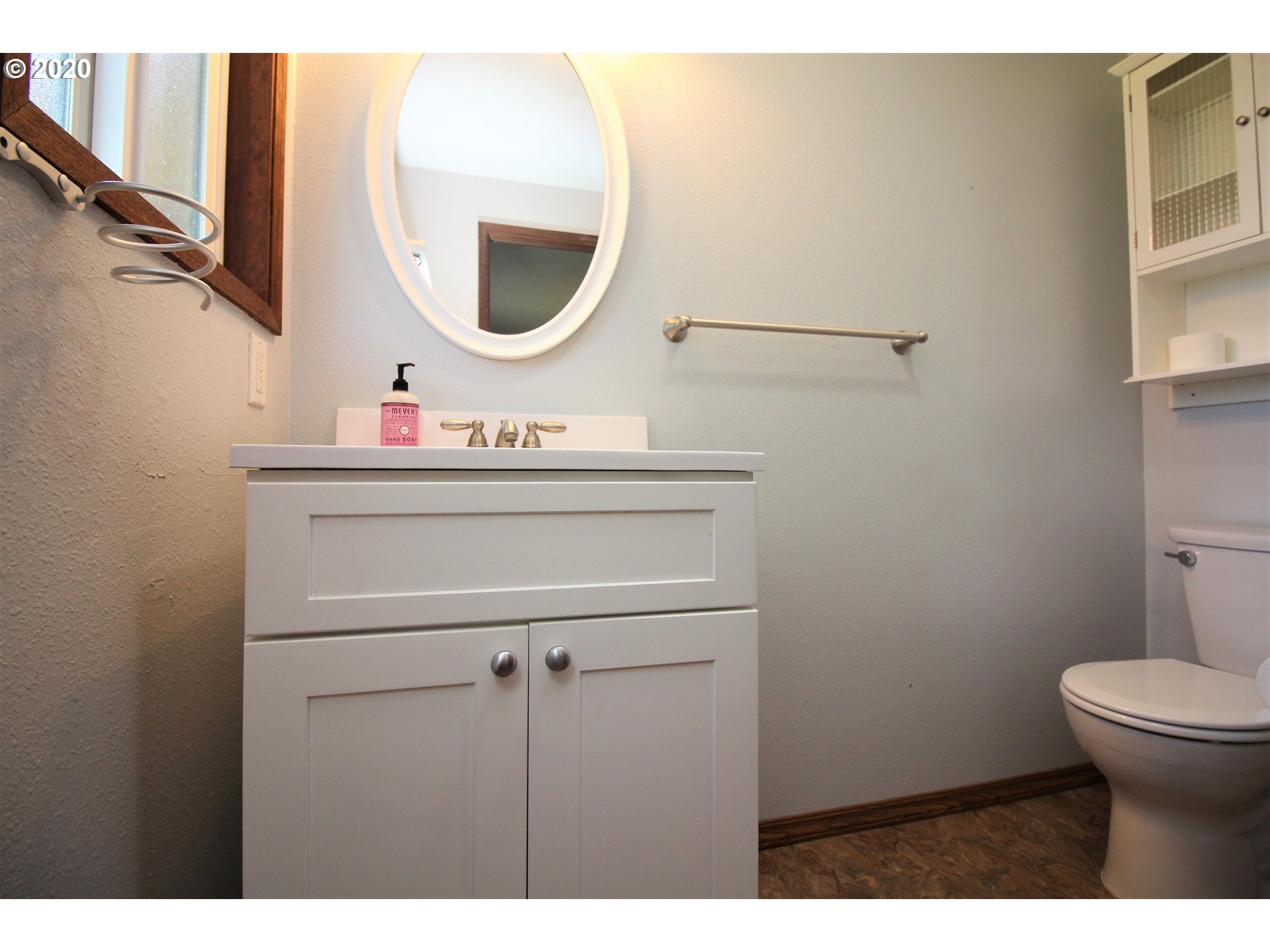 405 Radar Road Coos Bay, OR 97420 - Photo 11 of 15 Bathroom, Attached
