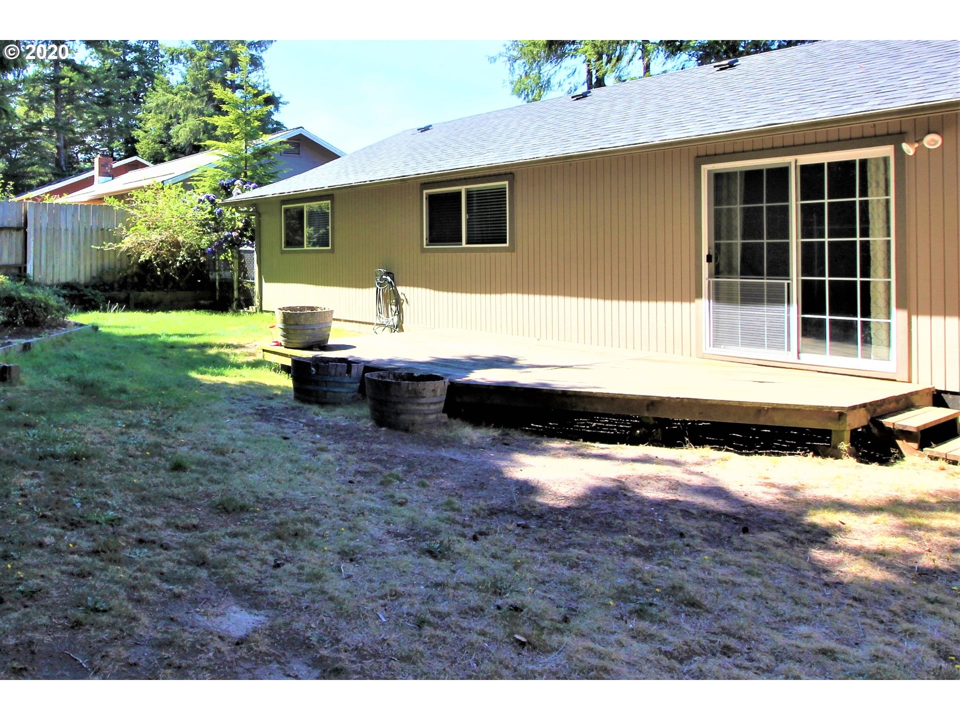 405 Radar Road Coos Bay, OR 97420 - Photo 14 of 15 Deck