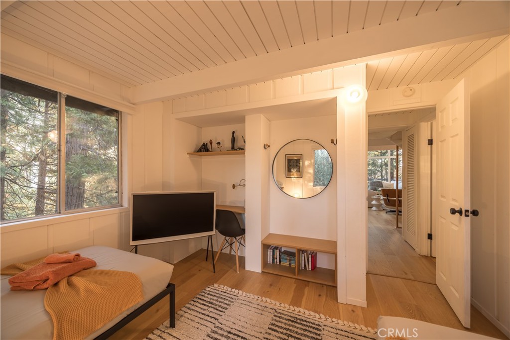 399 Rainier Road Lake Arrowhead, CA 92352 - Photo 19 of 48