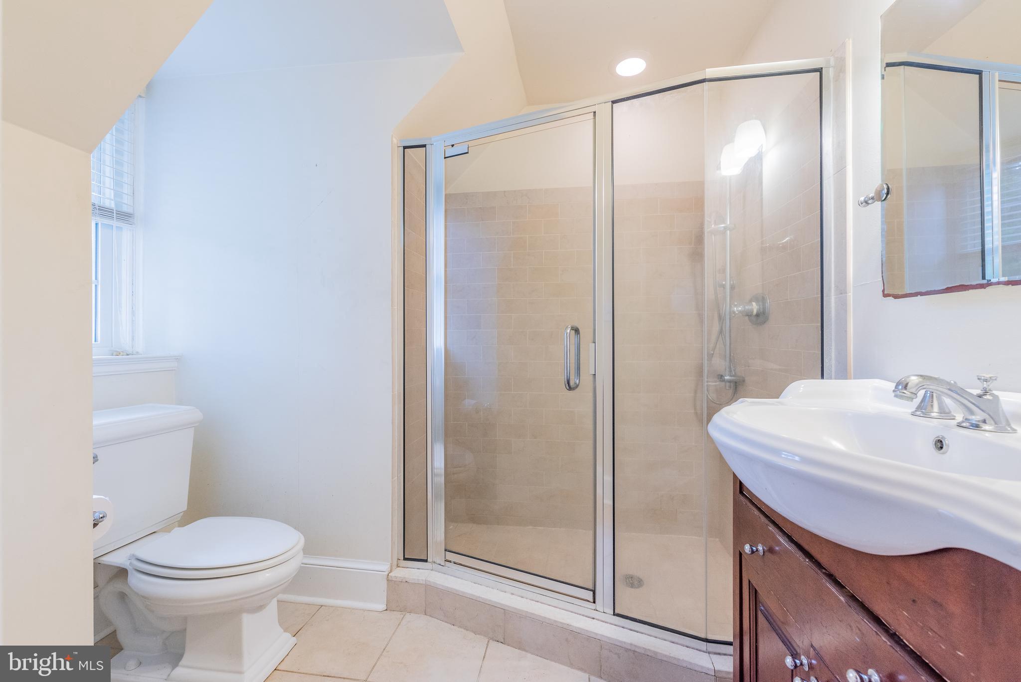 940 Sharpless Road Hockessin, DE 19707 - Photo 15 of 21 Master Bathroom