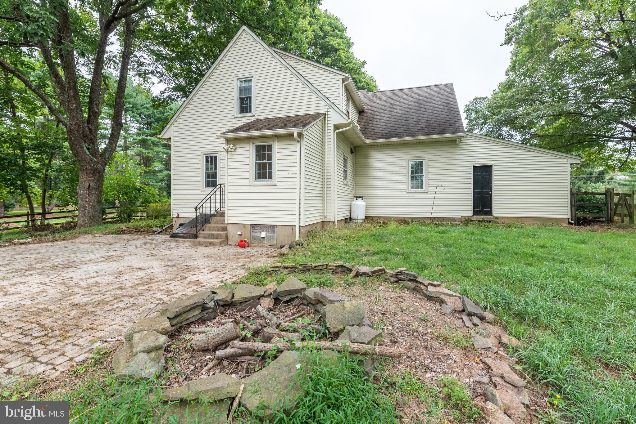 940 Sharpless Road Hockessin, DE 19707 - Photo 18 of 21 Firepit and More Patio Views