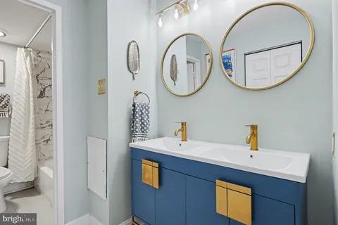 $399,000 | 5300 Holmes Run Parkway, Unit 615, Alexandria, VA 22304