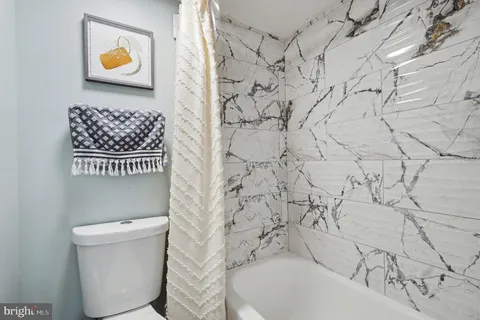 $399,000 | 5300 Holmes Run Parkway, Unit 615, Alexandria, VA 22304