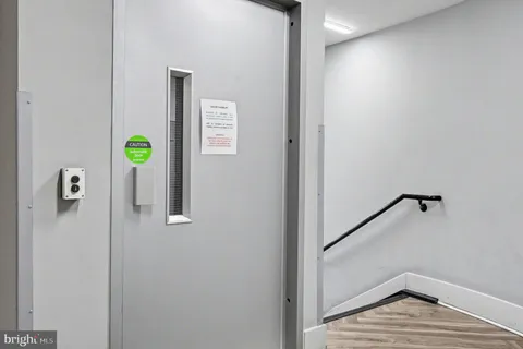 $399,000 | 5300 Holmes Run Parkway, Unit 615, Alexandria, VA 22304