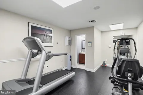 $399,000 | 5300 Holmes Run Parkway, Unit 615, Alexandria, VA 22304