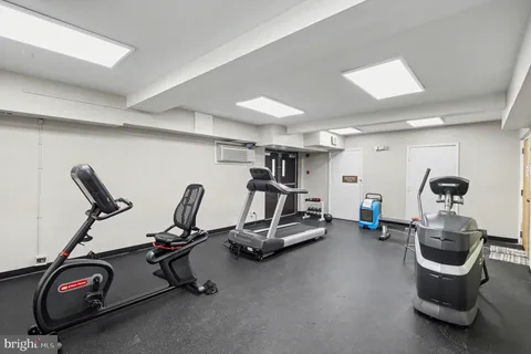 $399,000 | 5300 Holmes Run Parkway, Unit 615, Alexandria, VA 22304