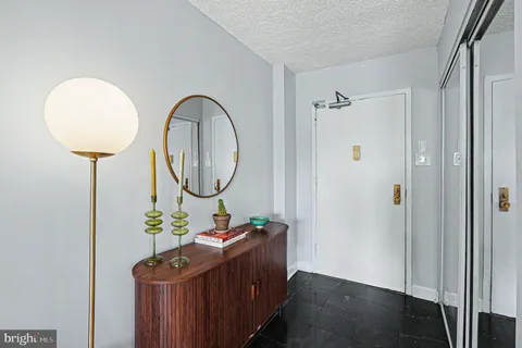 $399,000 | 5300 Holmes Run Parkway, Unit 615, Alexandria, VA 22304