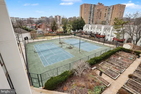 $399,000 | 5300 Holmes Run Parkway, Unit 615, Alexandria, VA 22304