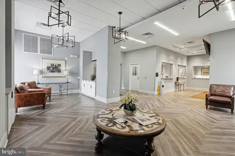 $399,000 | 5300 Holmes Run Parkway, Unit 615, Alexandria, VA 22304