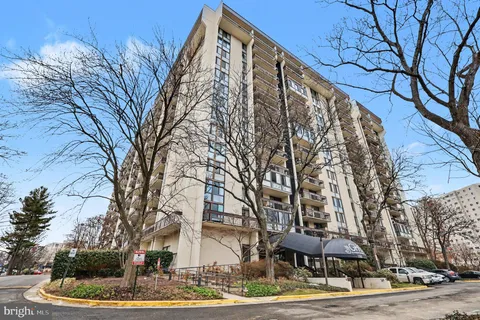 $399,000 | 5300 Holmes Run Parkway, Unit 615, Alexandria, VA 22304