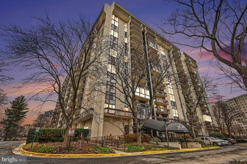 $399,000 | 5300 Holmes Run Parkway, Unit 615, Alexandria, VA 22304