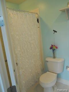 4273 Ellis Road Clarkston, MI 48348 - Photo 9 of 23 Half Bath.jpg
