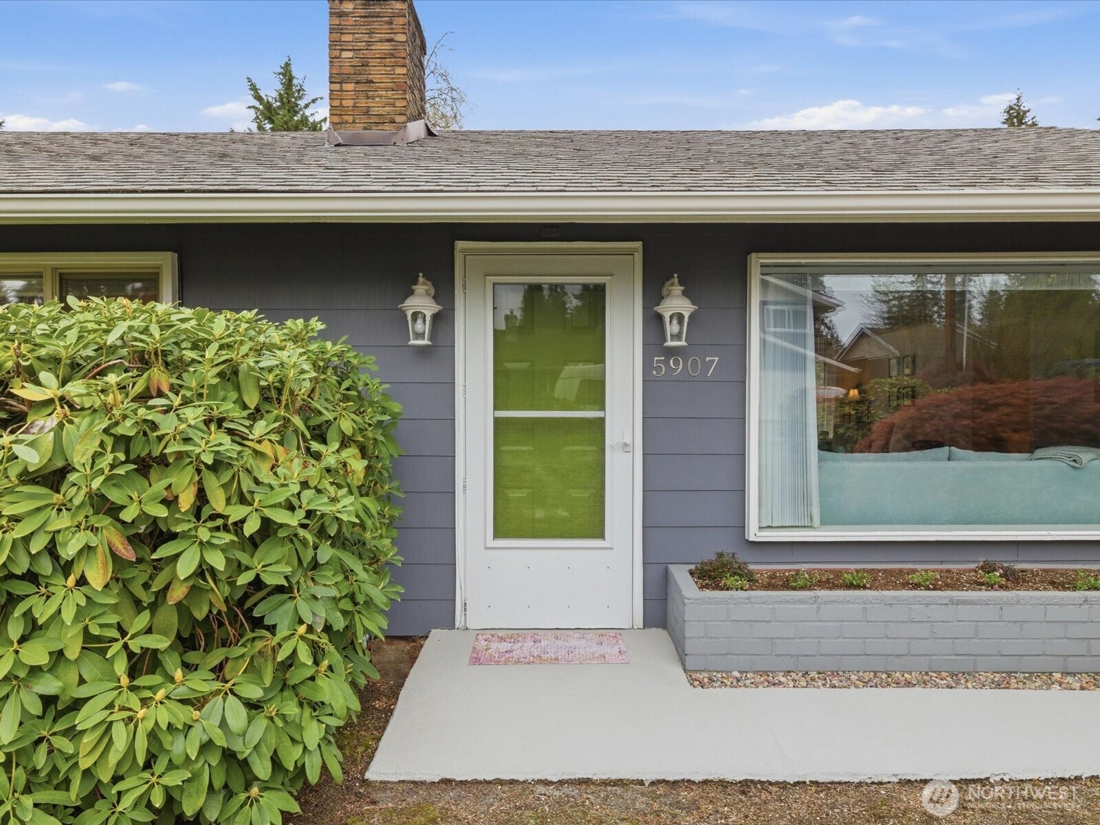 5907 227th Street Southwest Mountlake Terrace, WA 98043 - Photo 3 of 38