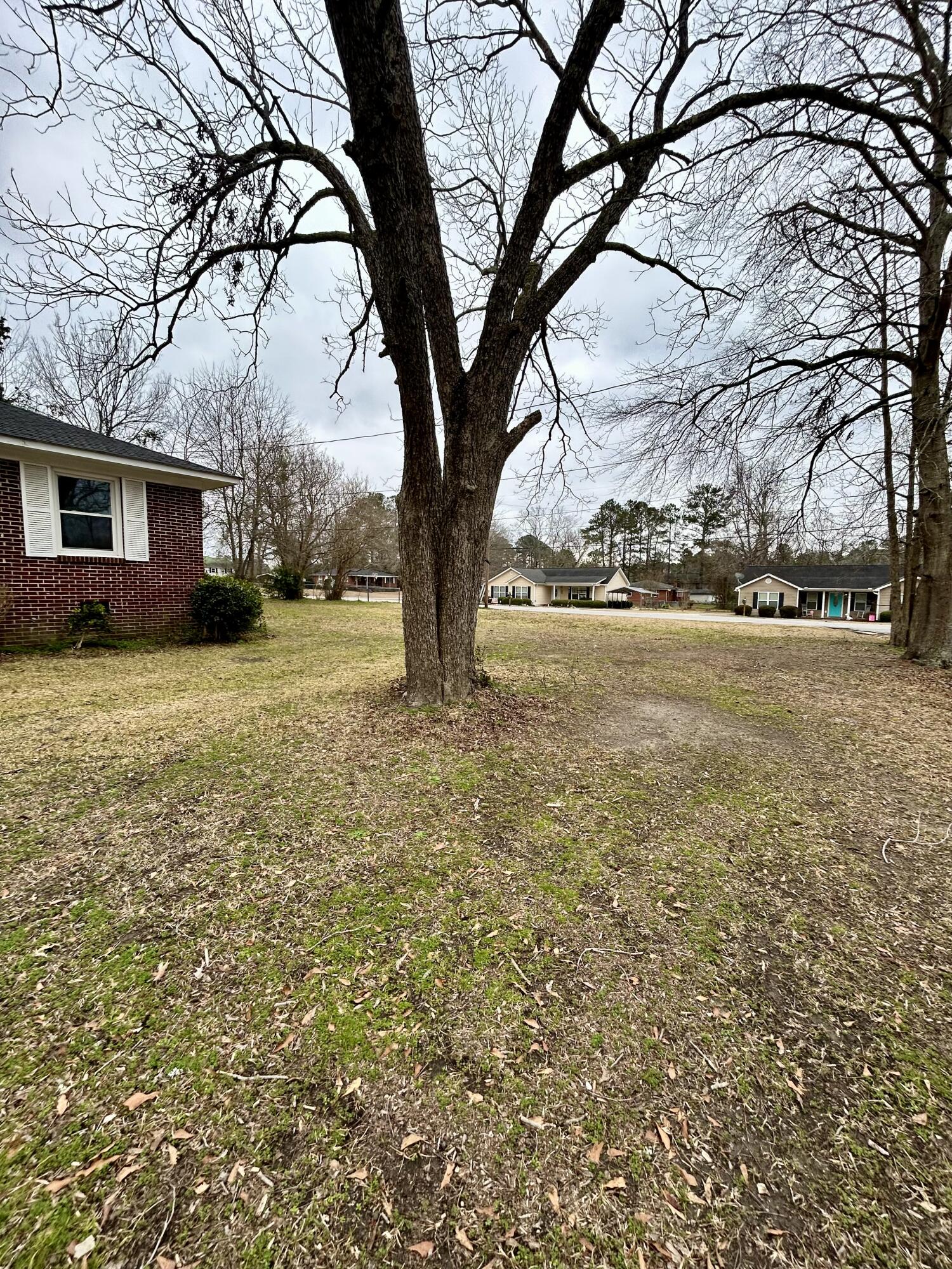 810 Earle Street Thomson, GA 30824 - Photo 3 of 35 IMG_1671