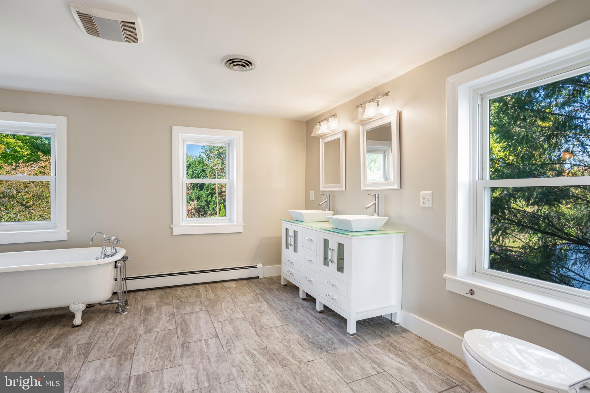 3700 Bullfrog Road Taneytown, MD 21787 - Photo 20 of 42 En-suite