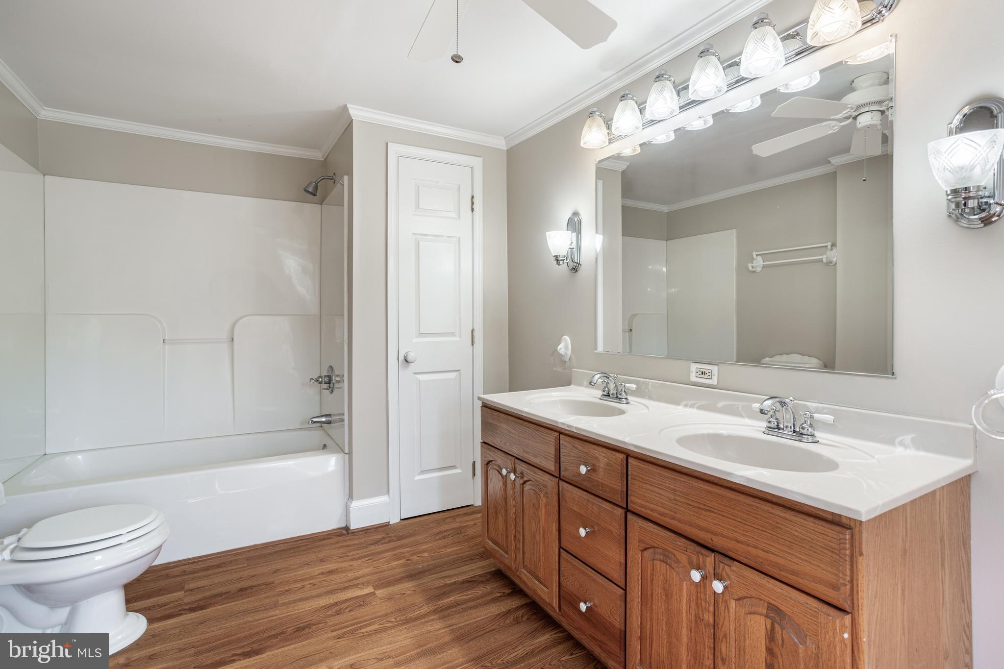 3700 Bullfrog Road Taneytown, MD 21787 - Photo 27 of 42 Upper Level Full Bath