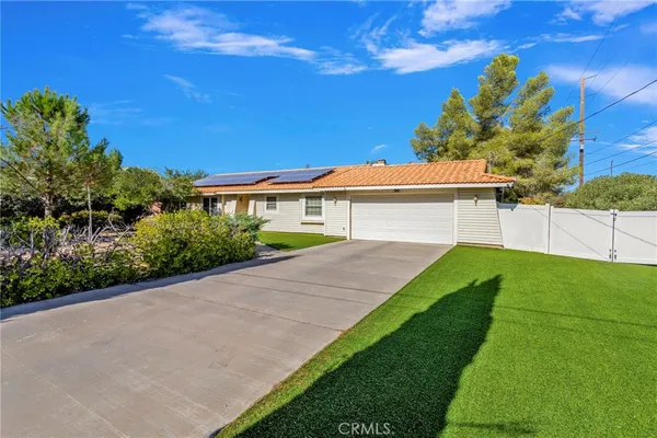 $425,000 | 9018 Guava Avenue, Hesperia, CA 92345