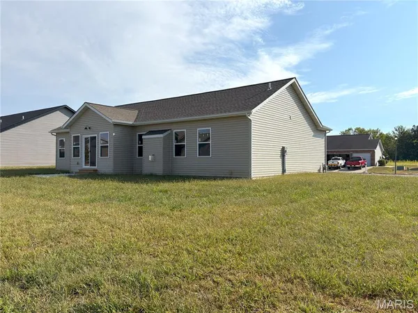 $449,900 | 359 Sleeping Indian Drive, Freeburg, IL 62243