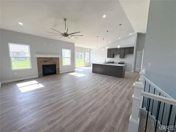 $449,900 | 359 Sleeping Indian Drive, Freeburg, IL 62243